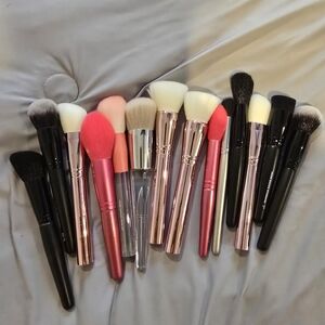 ELF Vibrant Makeup Brush Collection - Black, Pink, White